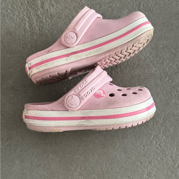 Crocs for Baby Girl Light Pink Size 4 for New Walkers - Picture 6 of 9